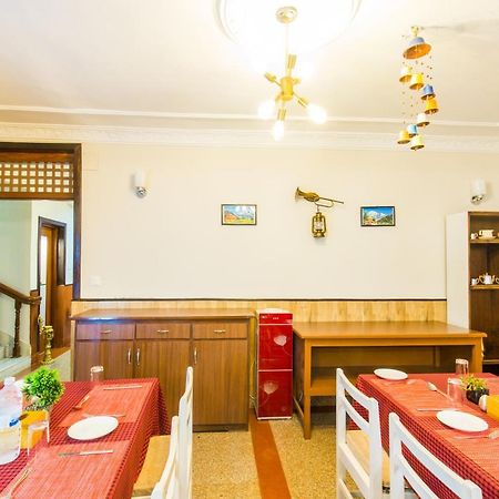 Hotel Acme Inn Kathmandu Bagian luar foto