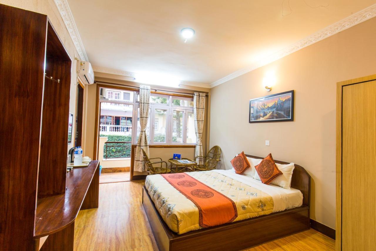 Hotel Acme Inn Kathmandu Bagian luar foto