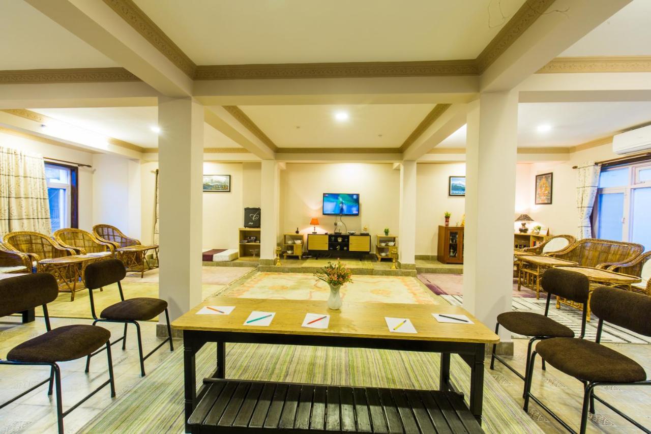 Hotel Acme Inn Kathmandu Bagian luar foto
