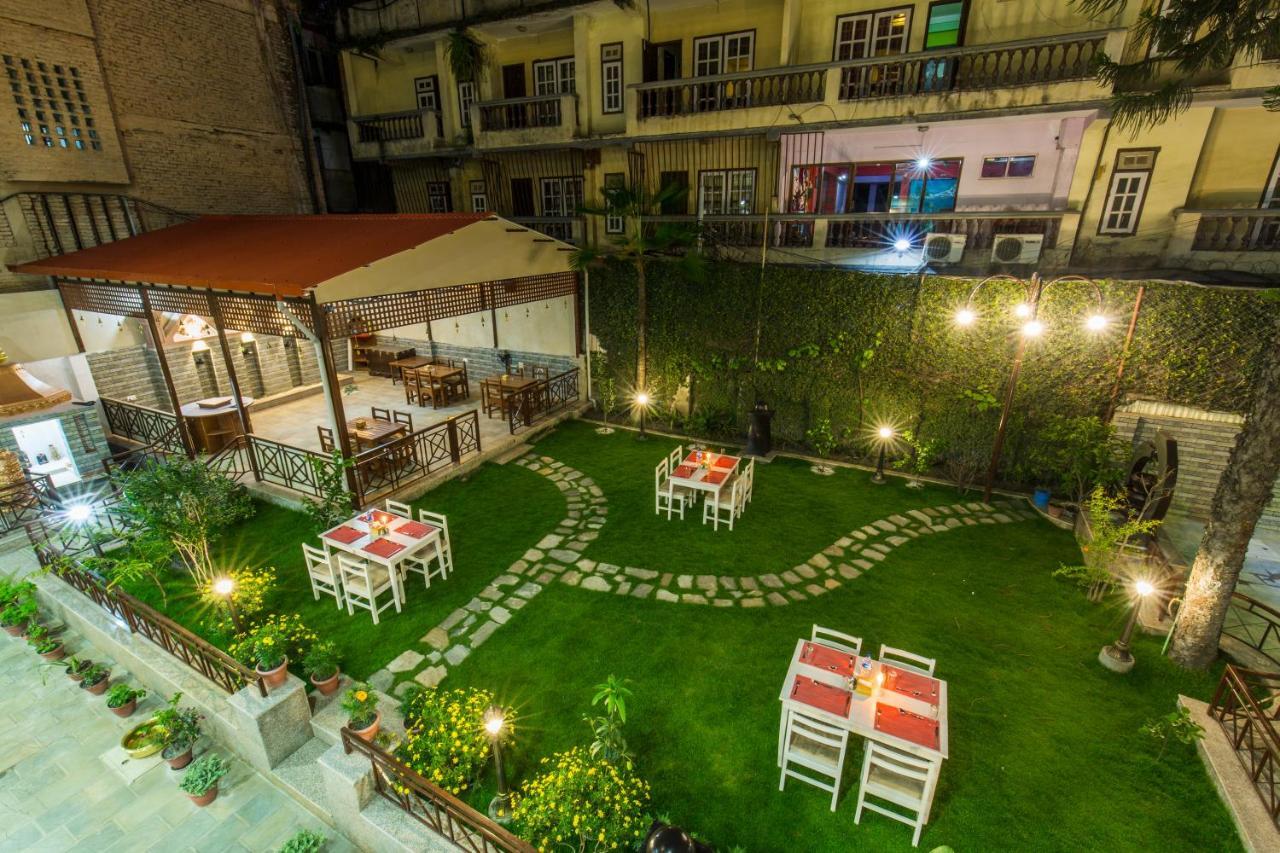 Hotel Acme Inn Kathmandu Bagian luar foto